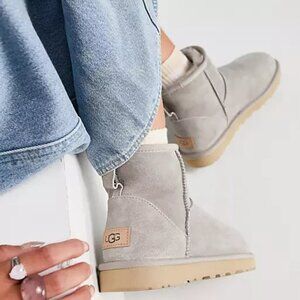 UGG Women's Classic Mini II Winter Boot